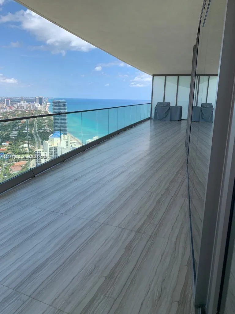 18975 Collins Ave #4705 Sunny Isles Beach, FL 33160