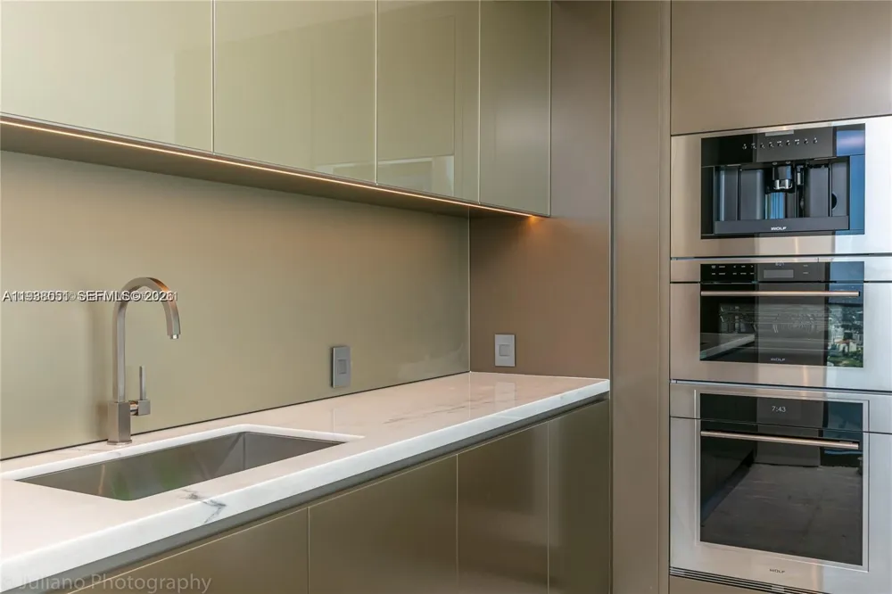 18975 Collins Ave #4705 Sunny Isles Beach, FL 33160