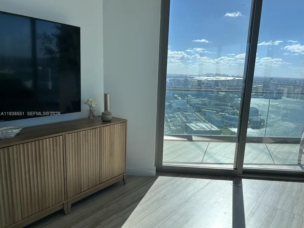 18975 Collins Ave #4705 Sunny Isles Beach, FL 33160