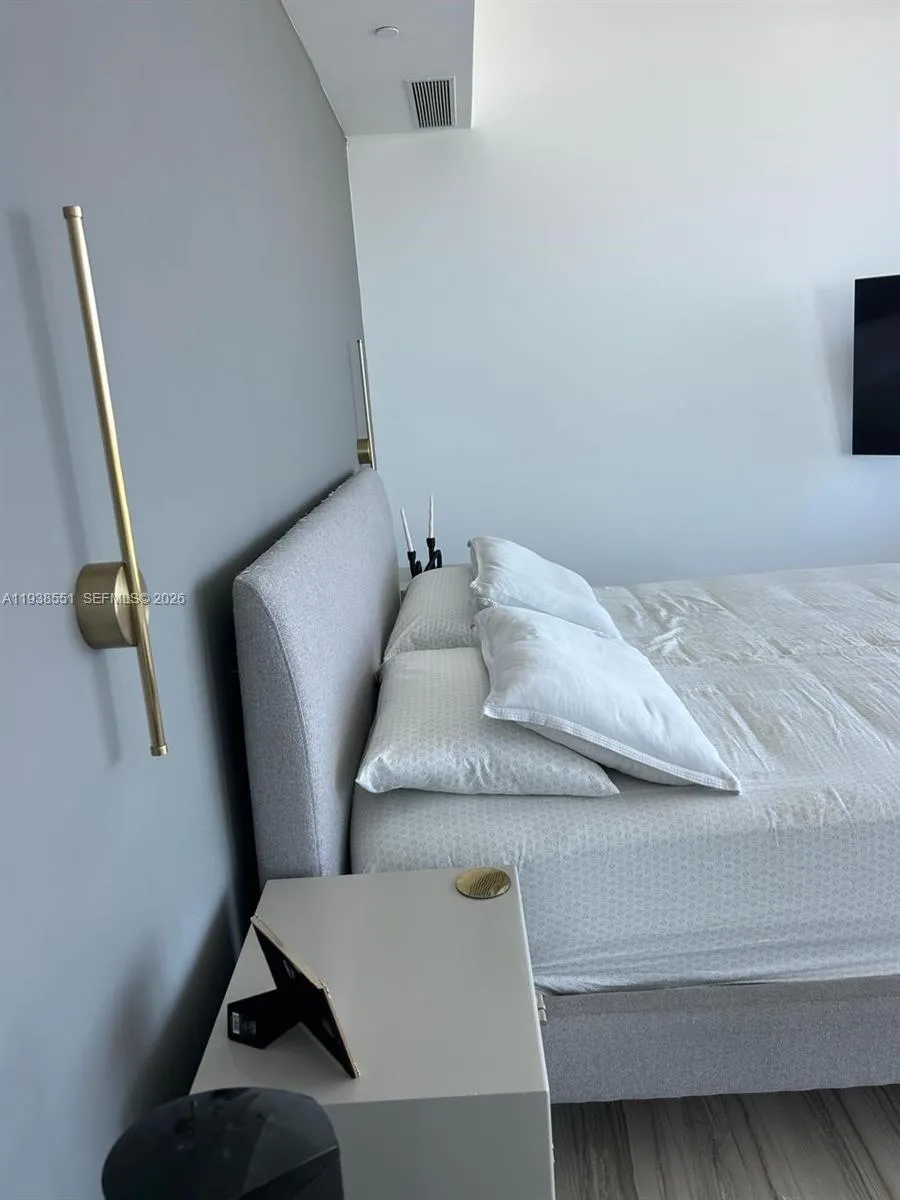 18975 Collins Ave #4705 Sunny Isles Beach, FL 33160