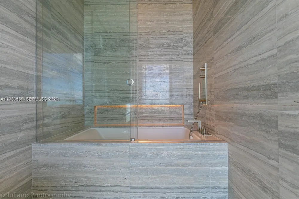 18975 Collins Ave #4705 Sunny Isles Beach, FL 33160