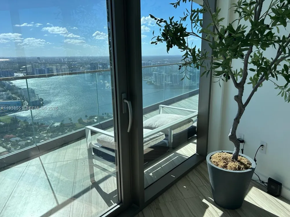 18975 Collins Ave #4705 Sunny Isles Beach, FL 33160