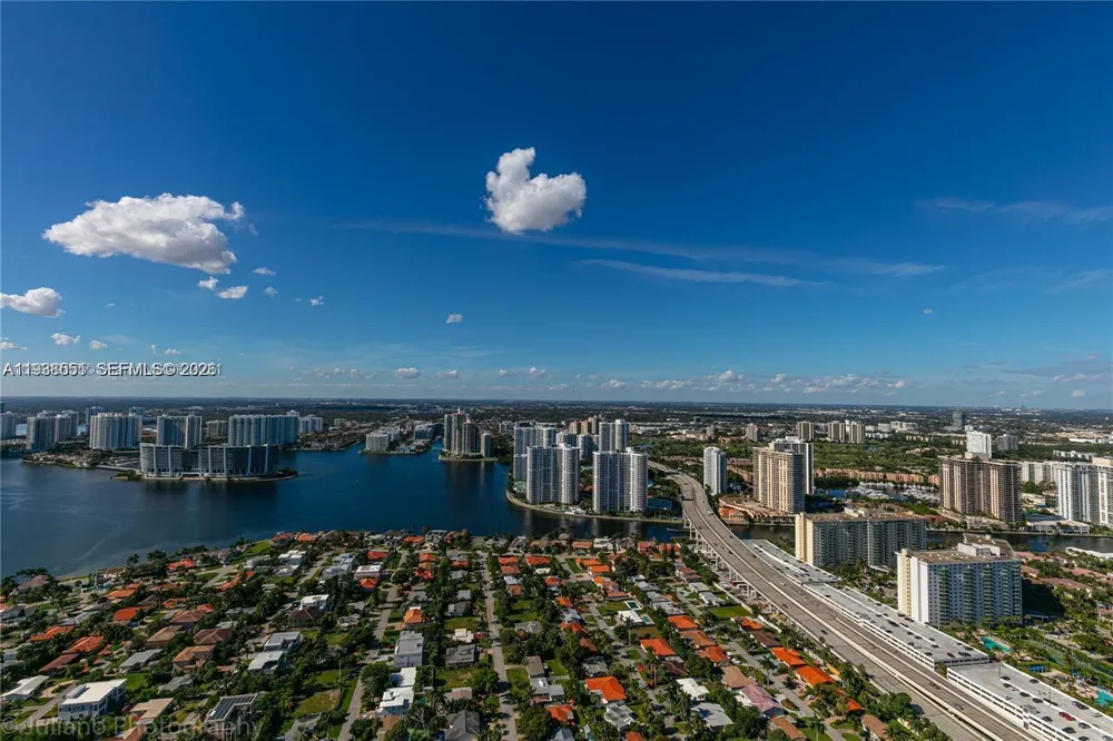 18975 Collins Ave #4705 Sunny Isles Beach, FL 33160