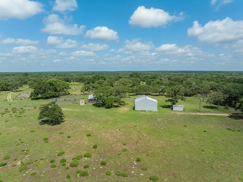 1561 County Road 154 Weimar, TX 78934