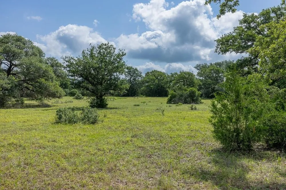 1561 County Road 154 Weimar, TX 78934