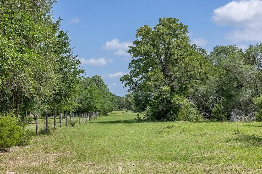 1561 County Road 154 Weimar, TX 78934