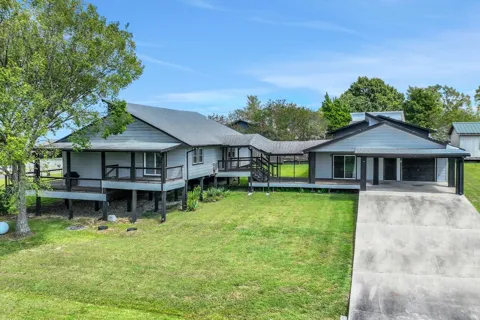 930 Paradise Drive