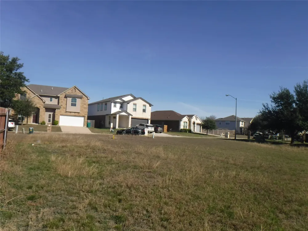 317 Gettysburg Loop Elgin, TX 78621