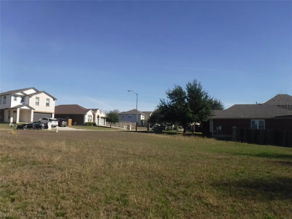 317 Gettysburg Loop Elgin, TX 78621