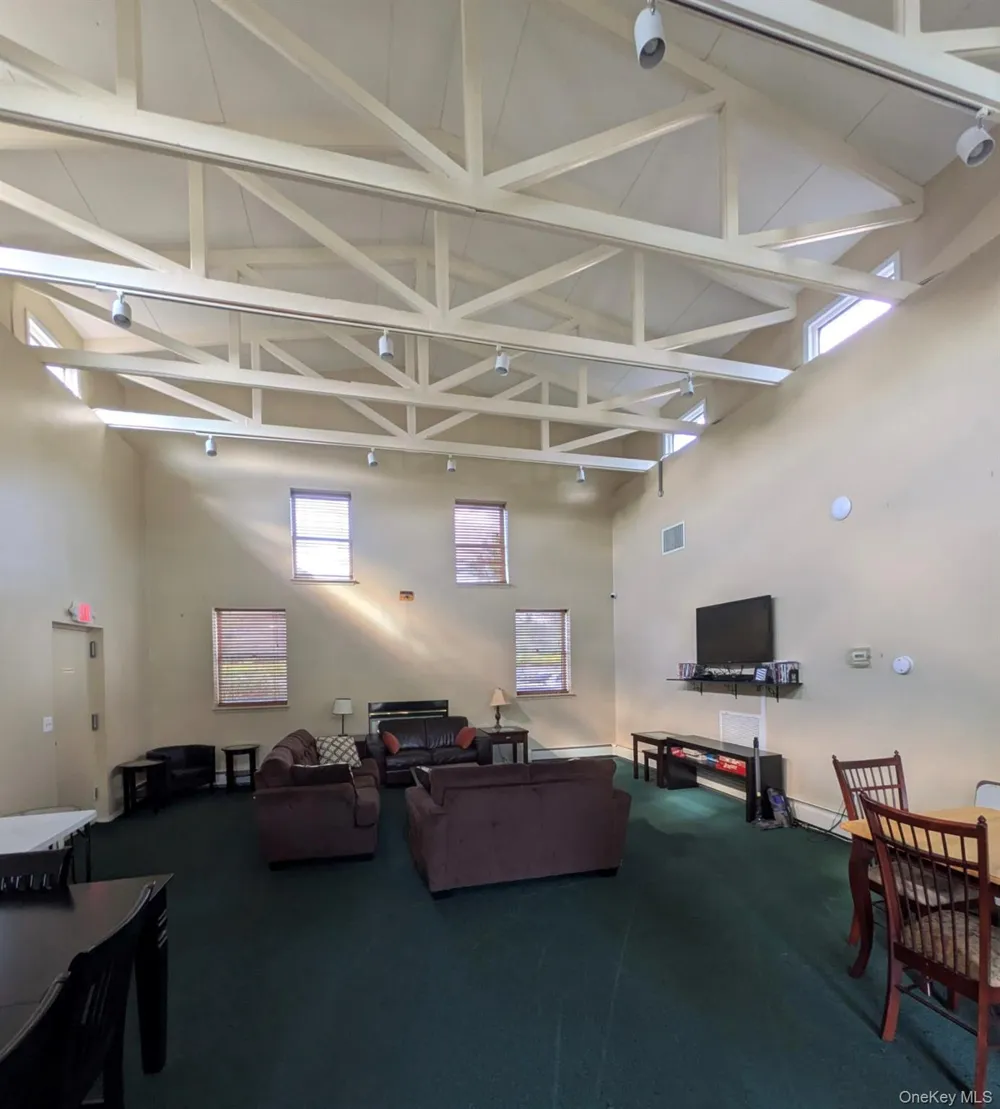 2453 B Union Boulevard #15A Islip, NY 11751