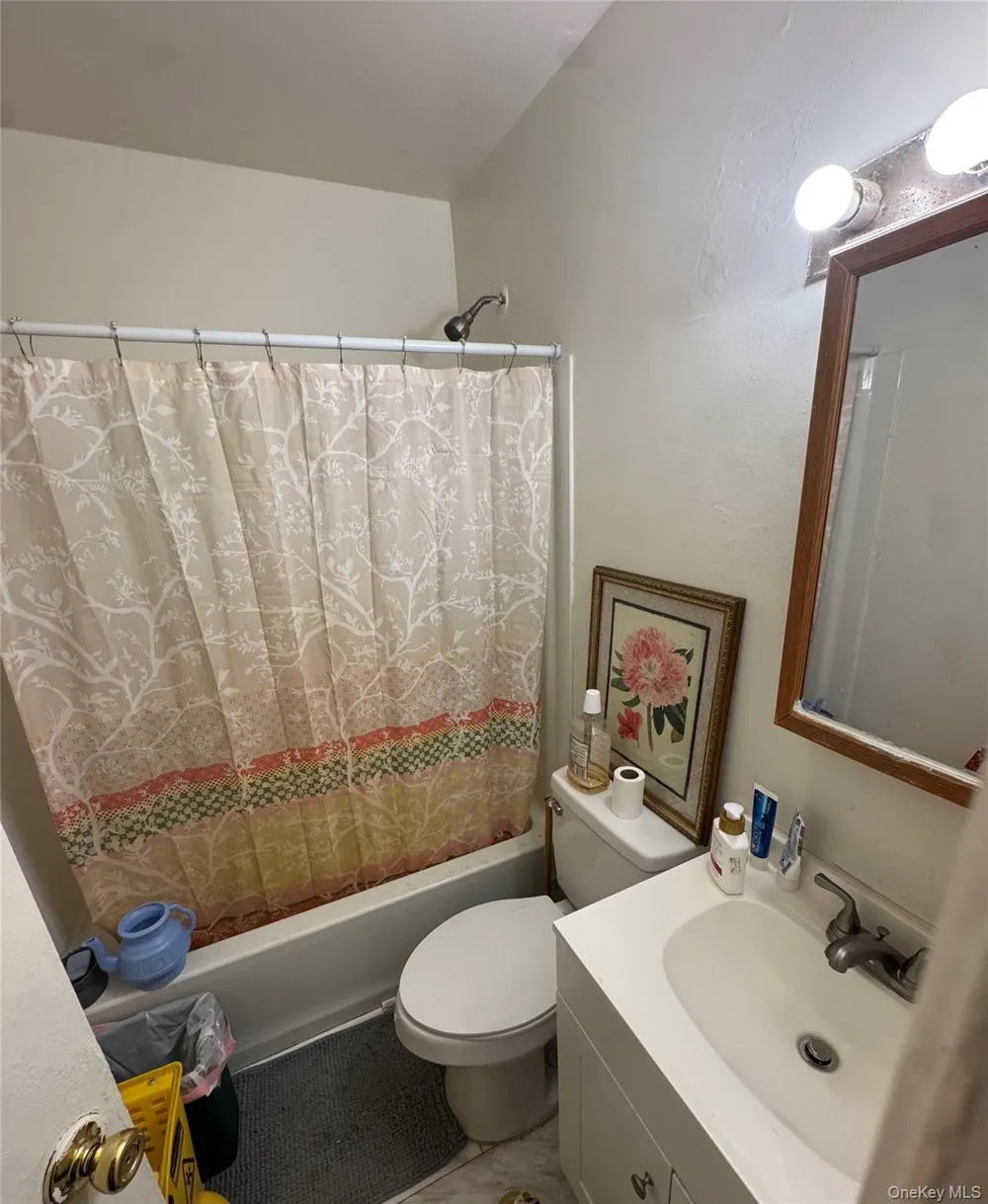 2453 B Union Boulevard #15A Islip, NY 11751