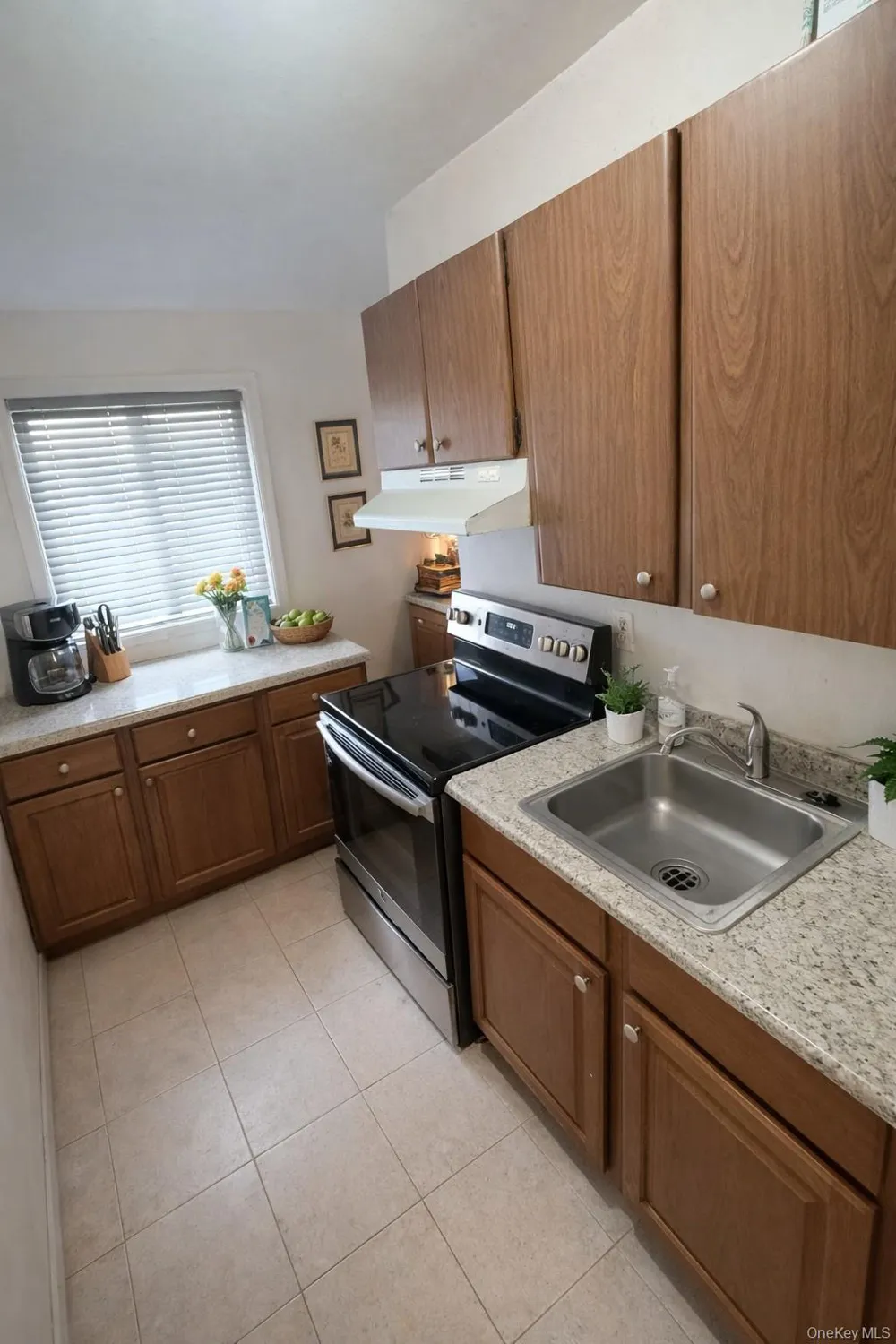 2453 B Union Boulevard #15A Islip, NY 11751