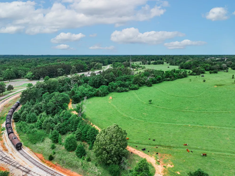 3732 US Highway 84 Palestine, TX 75801