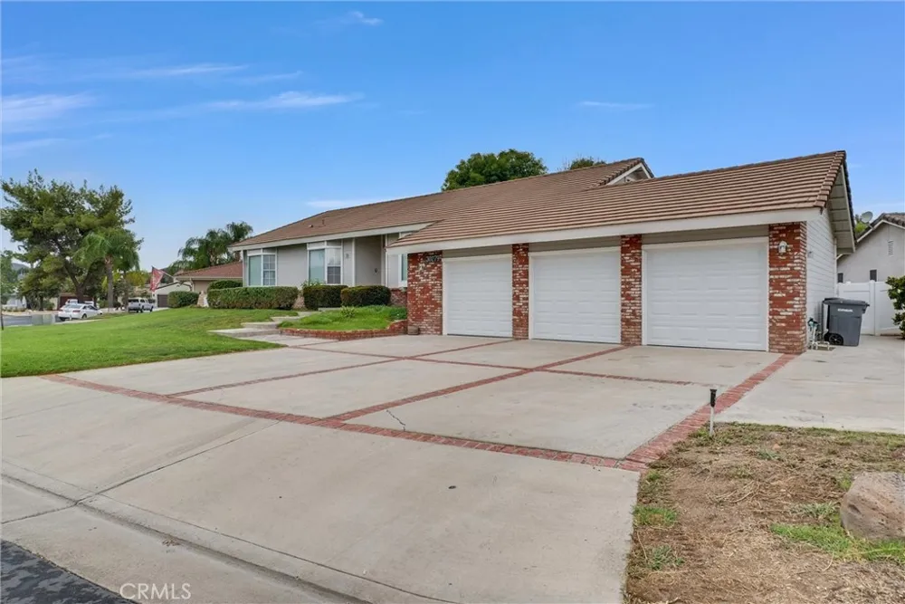 30279 Clear Water Canyon Lake, CA 92587