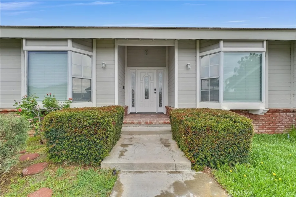 30279 Clear Water Canyon Lake, CA 92587