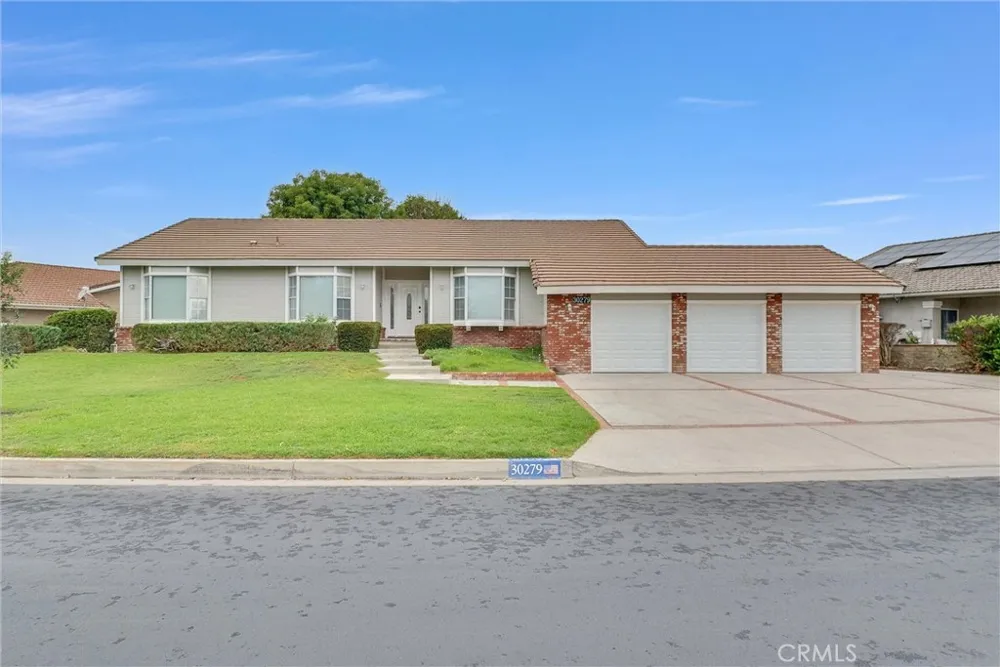 30279 Clear Water Canyon Lake, CA 92587