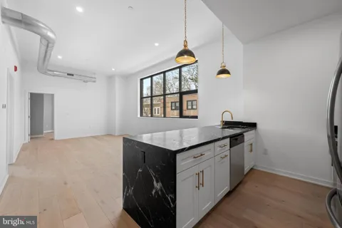 36 NARBERTH AVENUE #2C
