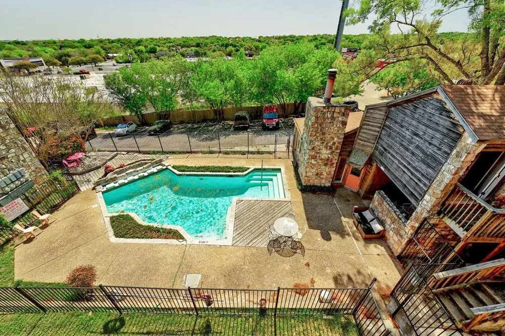 6903 Deatonhill Drive #16 Austin, TX 78745