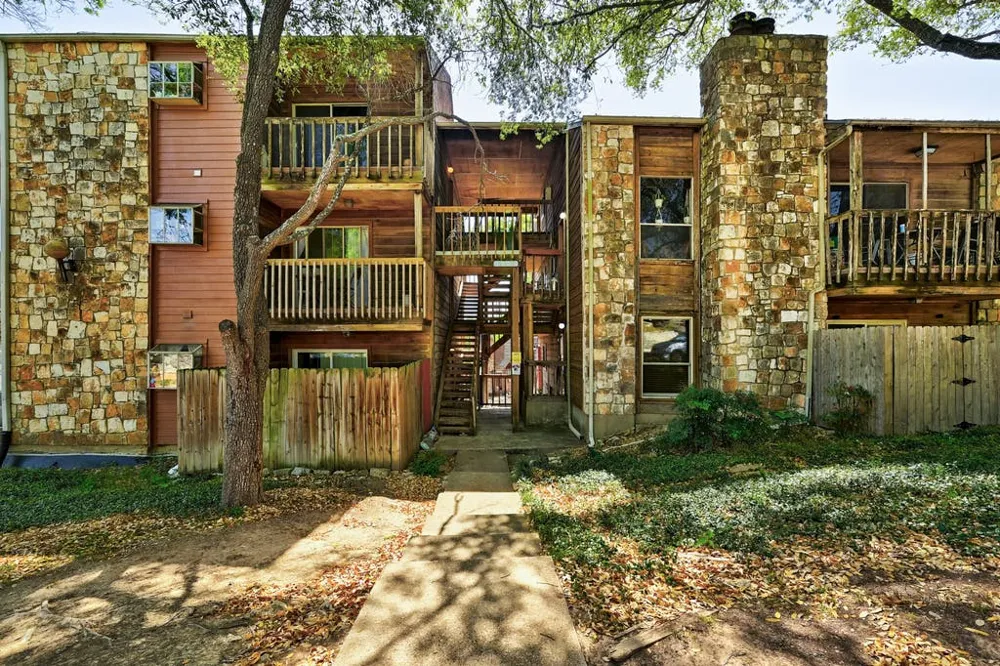 6903 Deatonhill Drive #16 Austin, TX 78745