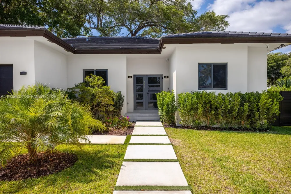 1030 NE 121st St Biscayne Park, FL 33161