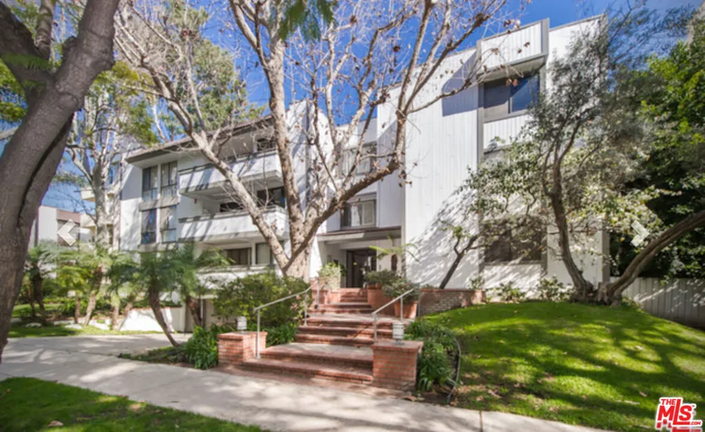 406 Oakhurst Drive #204 Beverly Hills, CA 90210