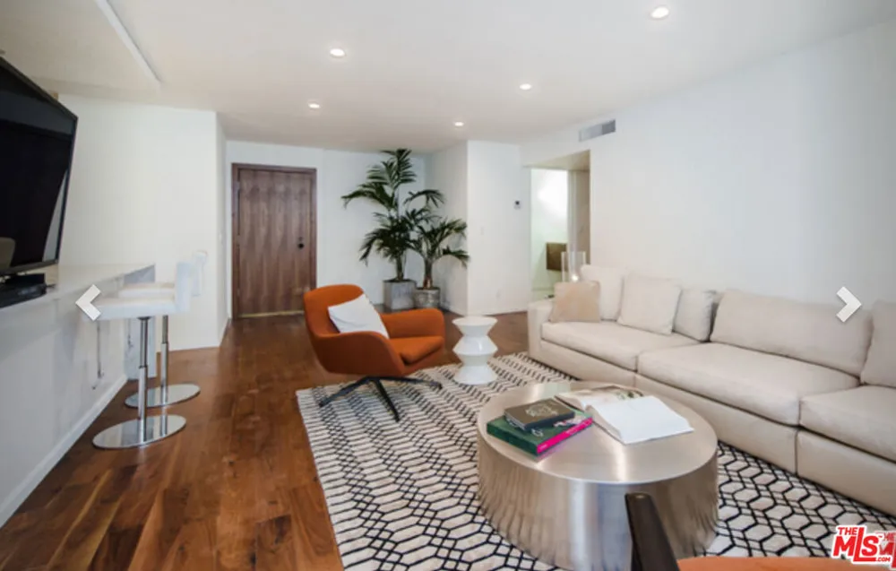 406 Oakhurst Drive #204 Beverly Hills, CA 90210