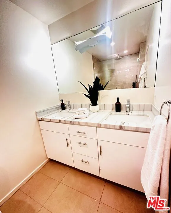 406 Oakhurst Drive #204 Beverly Hills, CA 90210