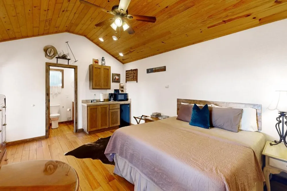 961 Buttercup Lane Wimberley, TX 78676