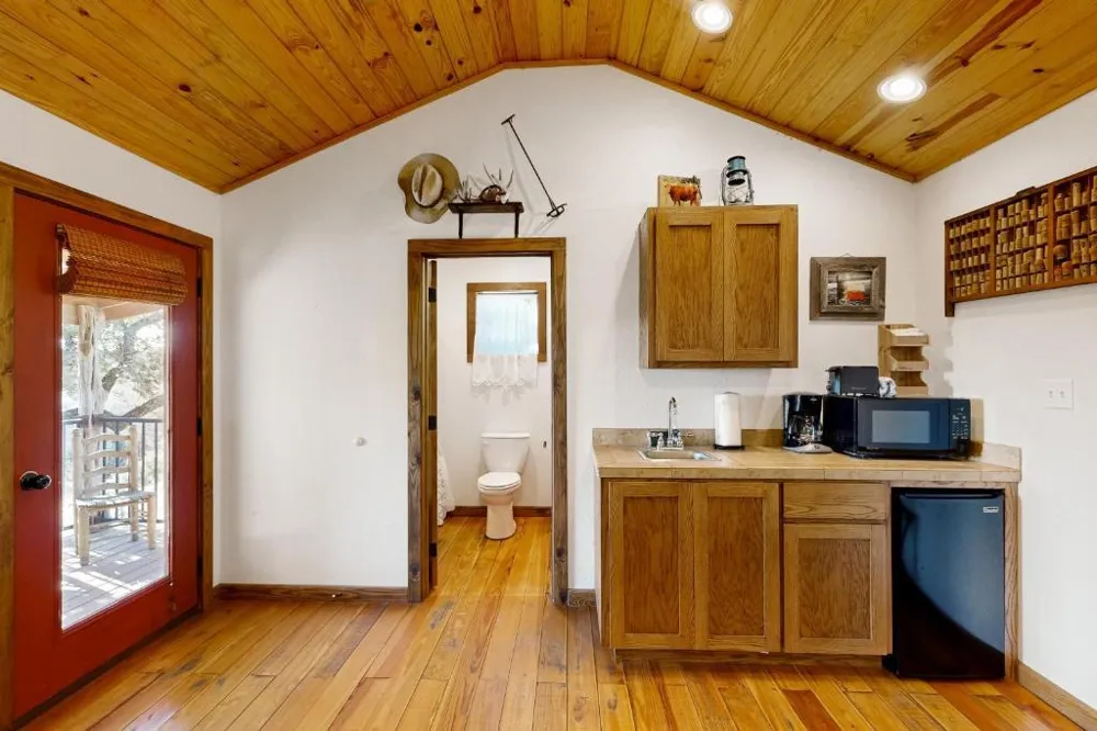 961 Buttercup Lane Wimberley, TX 78676