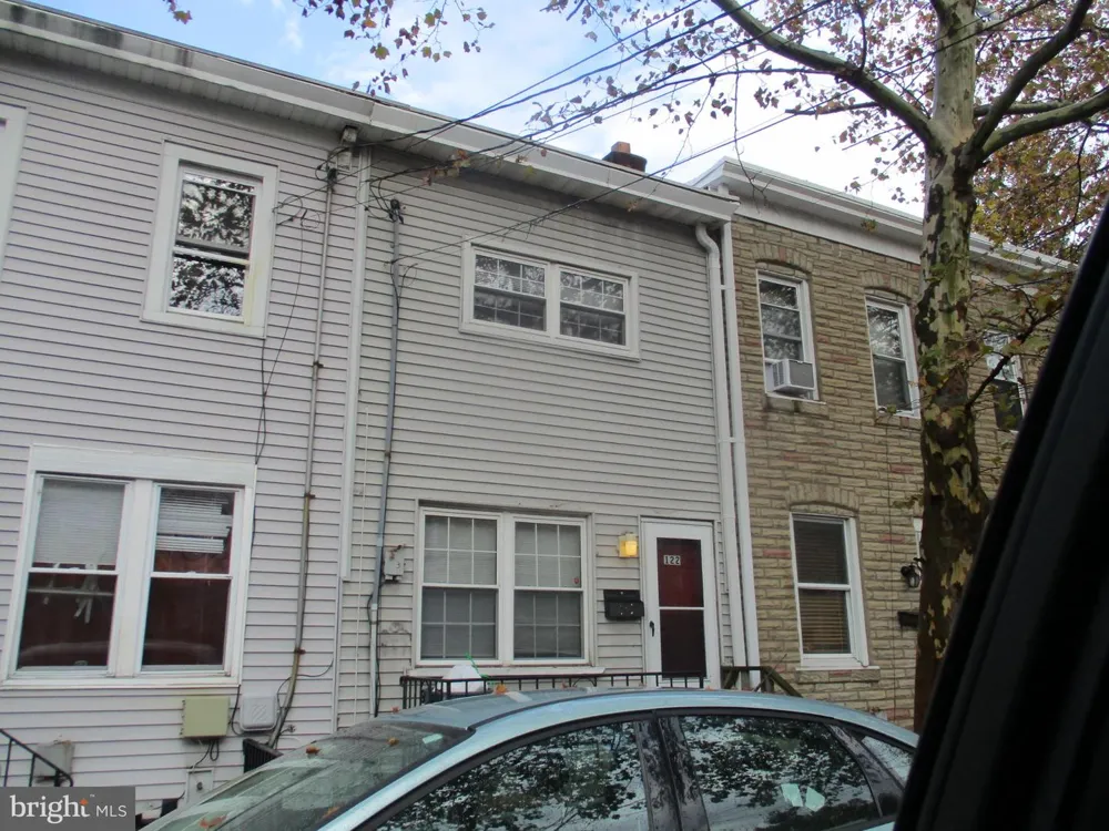 122 HEWITT STREET Trenton, NJ 08611