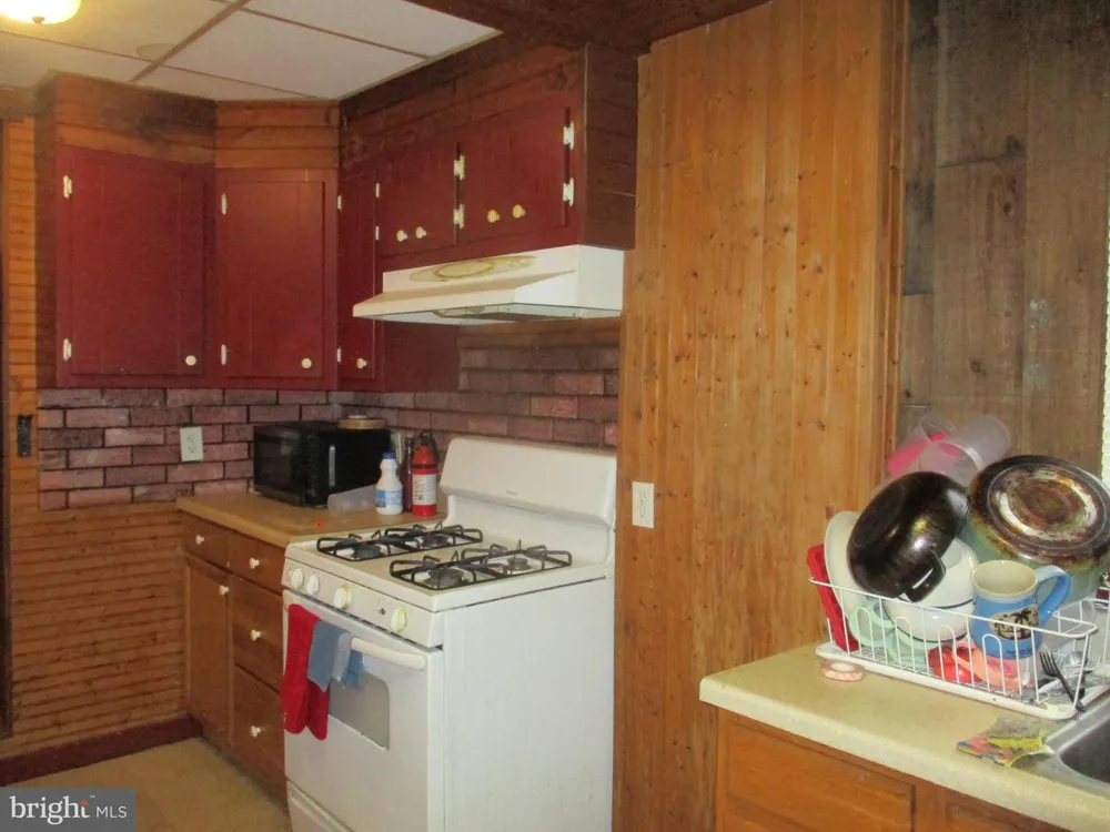 122 HEWITT STREET Trenton, NJ 08611
