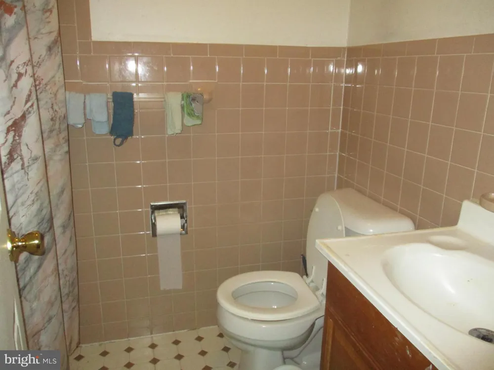 122 HEWITT STREET Trenton, NJ 08611