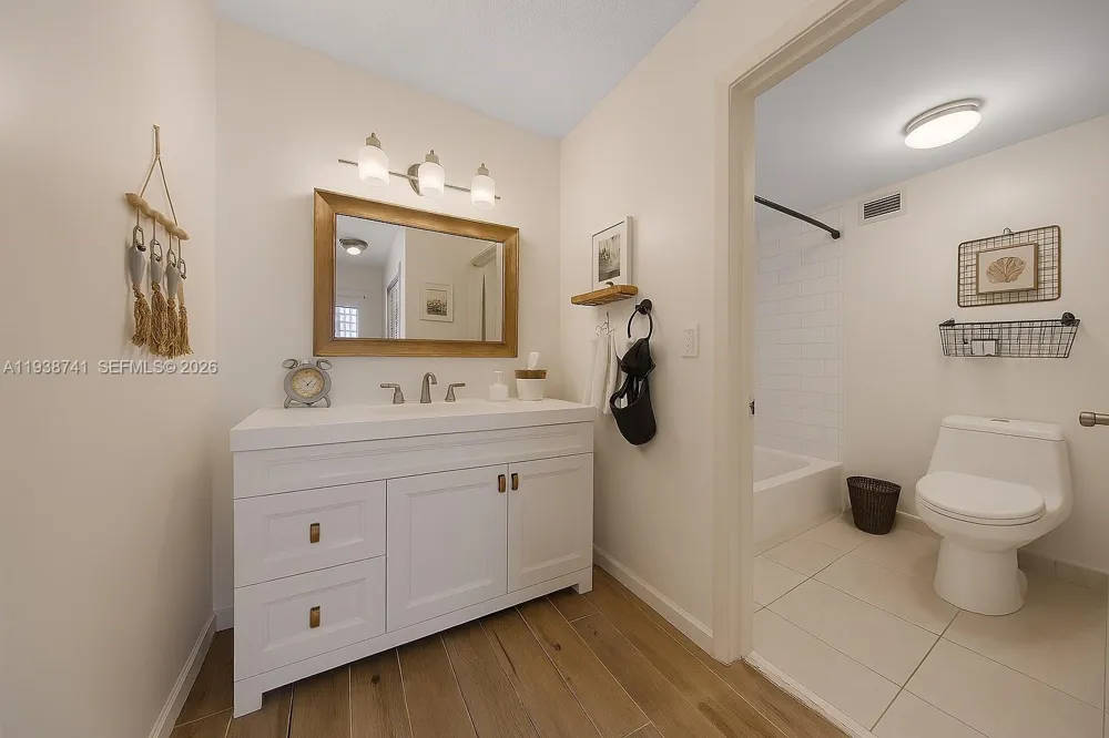 3800 S Ocean Dr #817 Hollywood, FL 33019