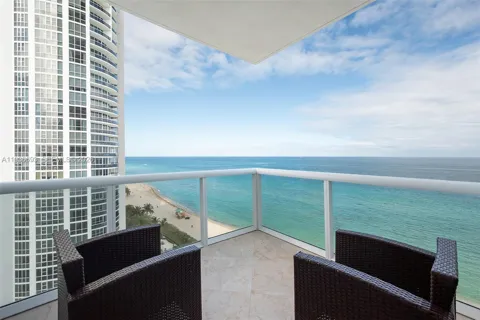 18101 Collins Ave #1609