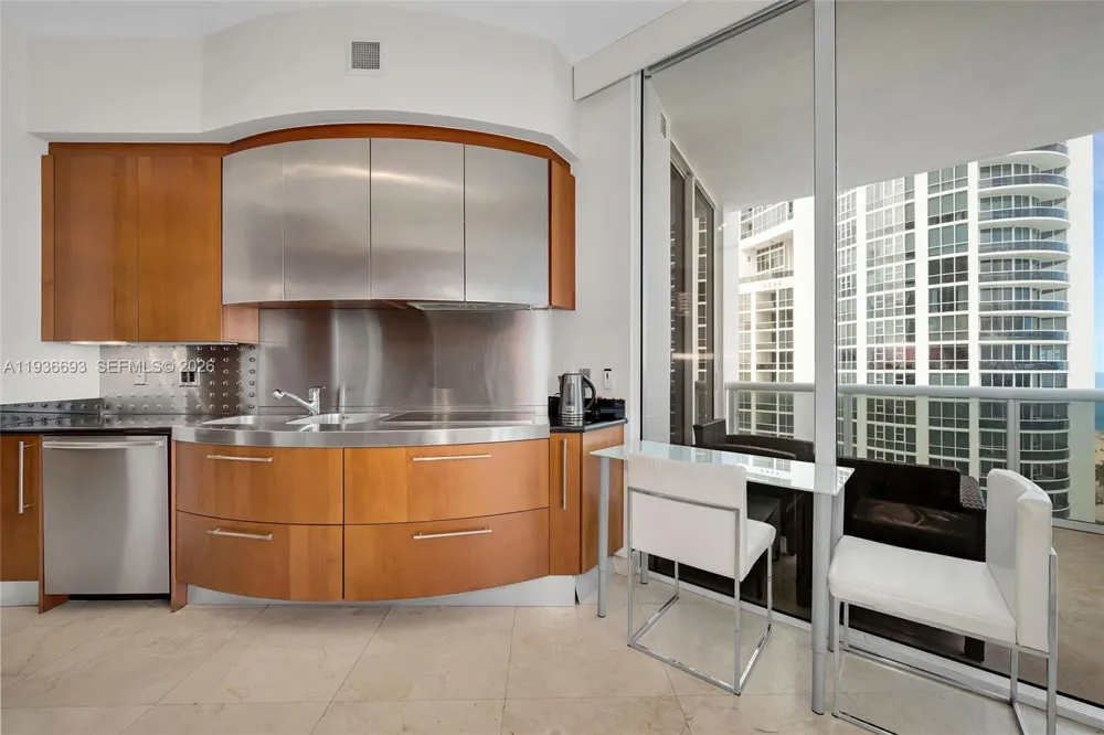 18101 Collins Ave #1609 Sunny Isles Beach, FL 33160