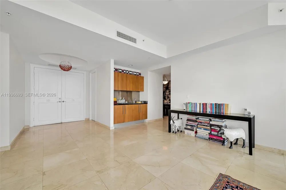 18101 Collins Ave #1609 Sunny Isles Beach, FL 33160