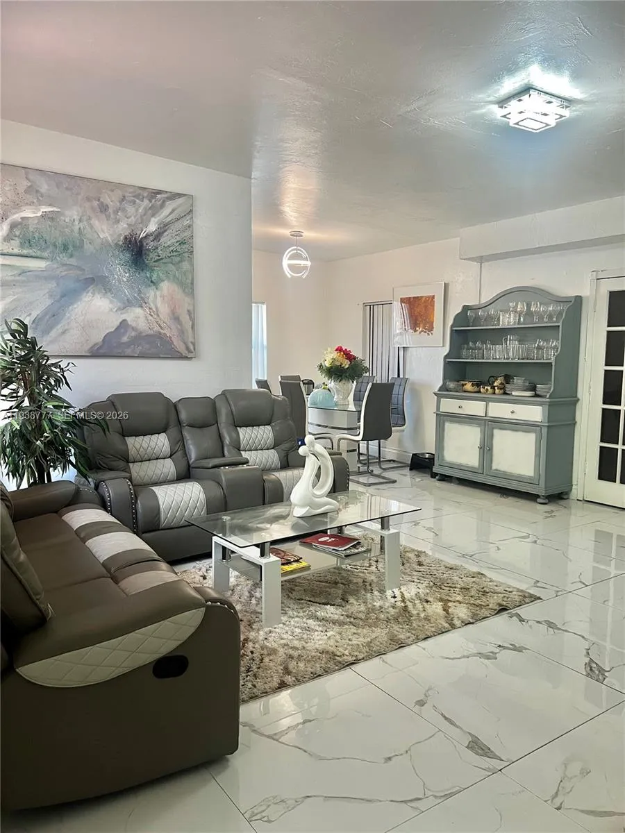 289 NW 109th St Miami, FL 33168