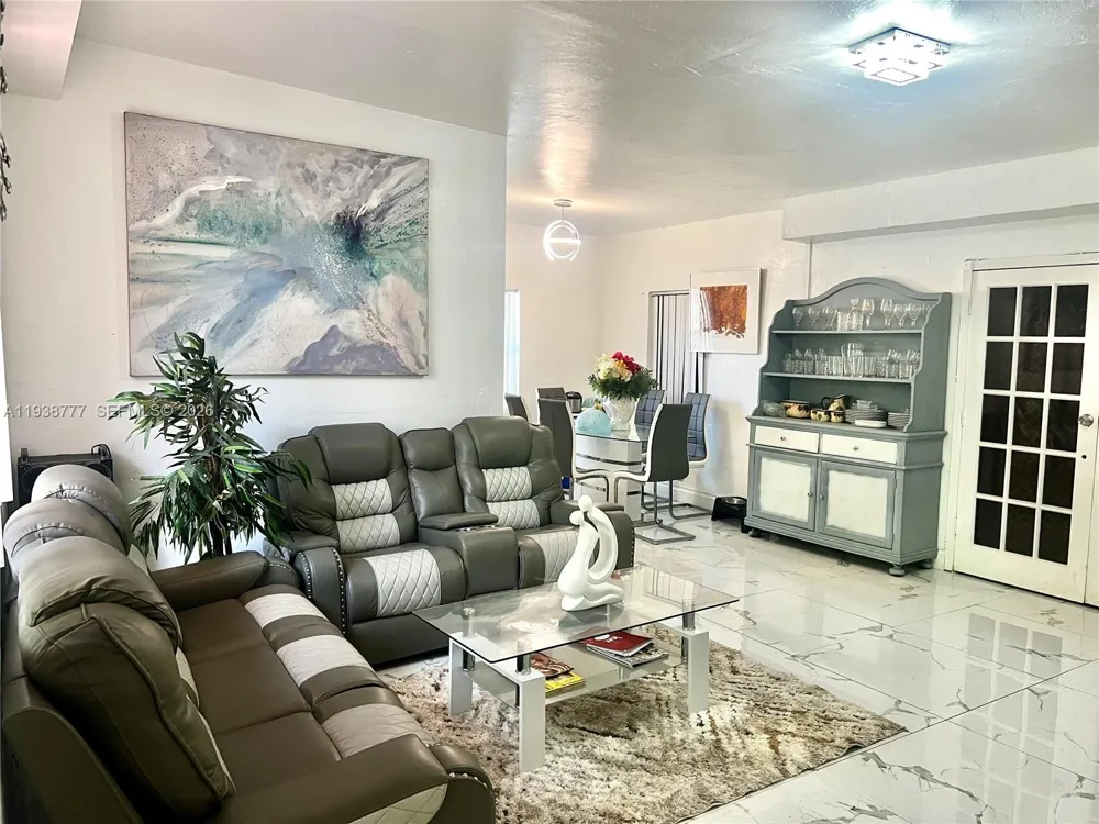 289 NW 109th St Miami, FL 33168