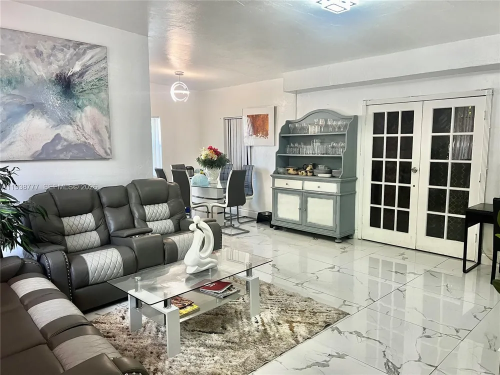 289 NW 109th St Miami, FL 33168