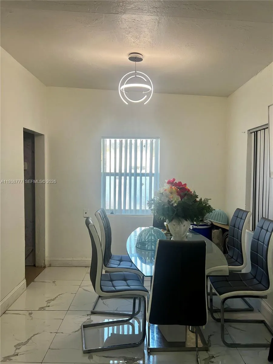 289 NW 109th St Miami, FL 33168