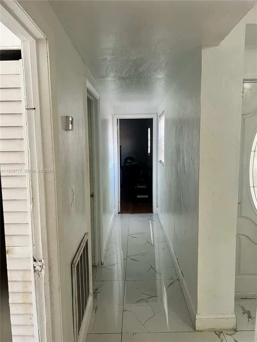 289 NW 109th St Miami, FL 33168