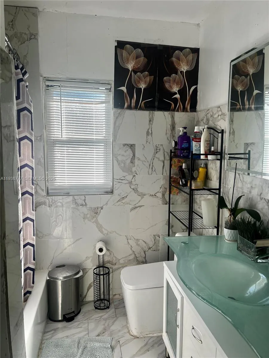 289 NW 109th St Miami, FL 33168