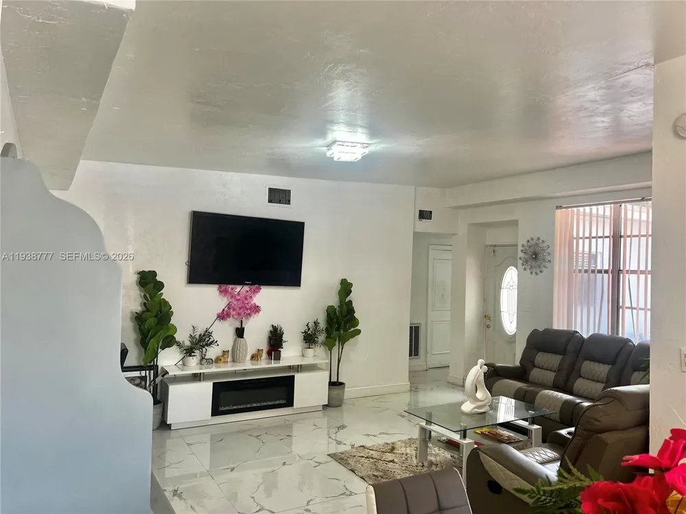 289 NW 109th St Miami, FL 33168