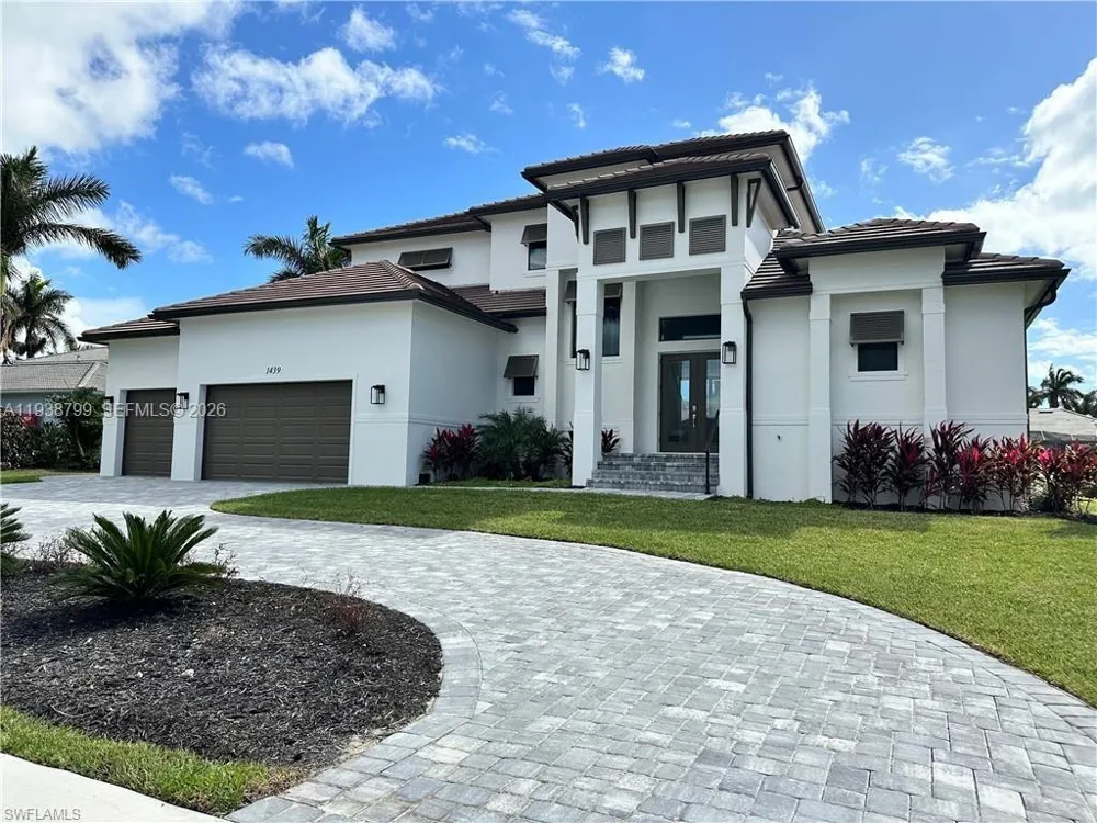 654 Bamboo Ct Marco Island, FL 34145