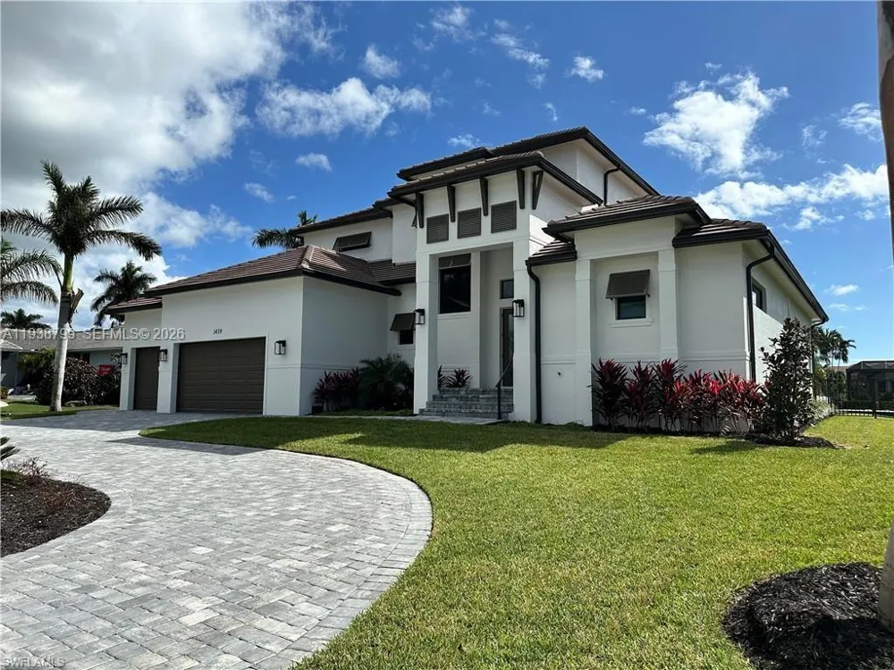 654 Bamboo Ct Marco Island, FL 34145