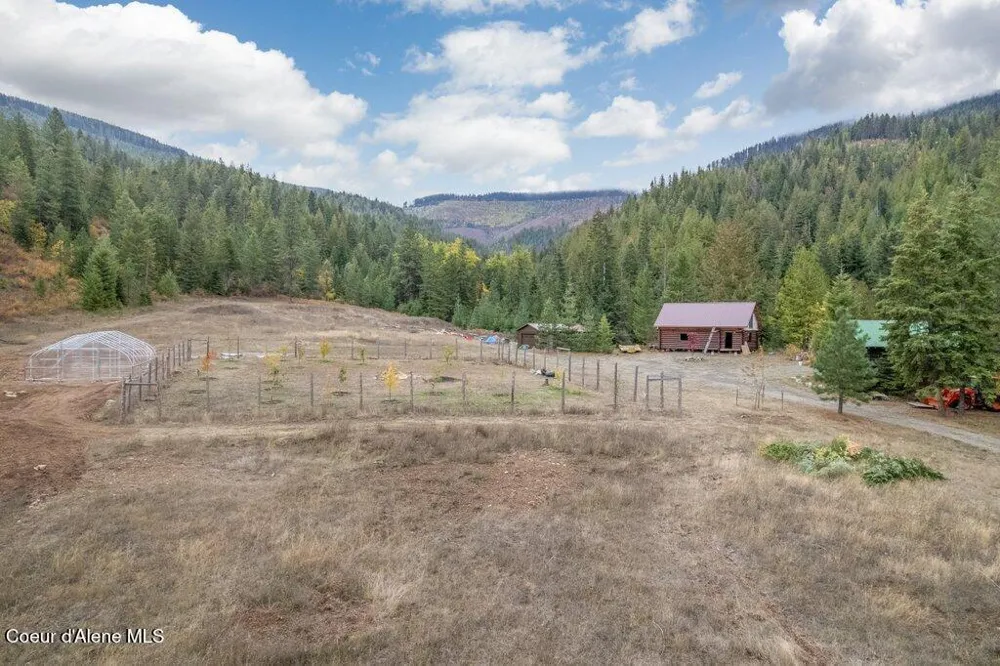 20308 E Canary Creek Road Cataldo, ID 83810