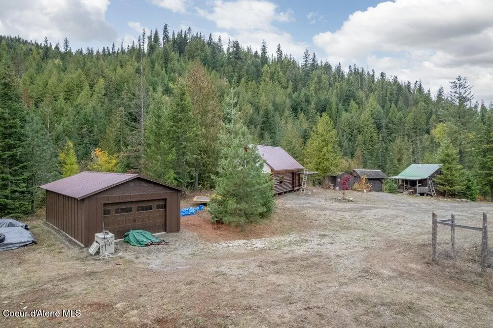 20308 E Canary Creek Road Cataldo, ID 83810