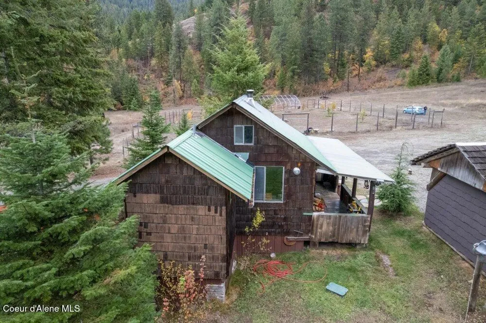 20308 E Canary Creek Road Cataldo, ID 83810