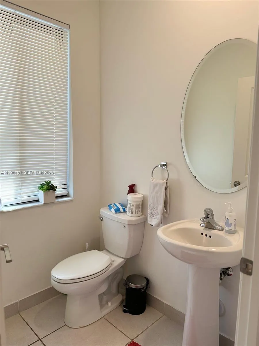 21441 NE 3rd Pl Miami, FL 33179