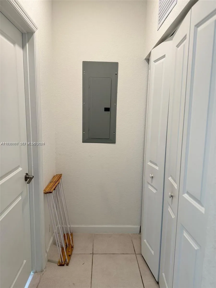 21441 NE 3rd Pl Miami, FL 33179